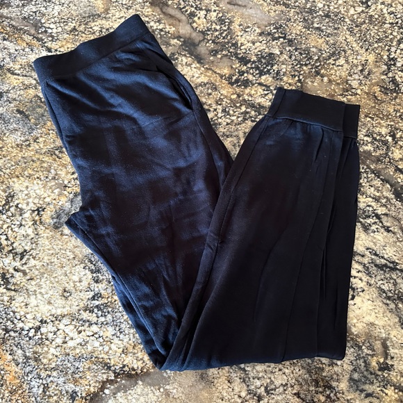 Bleusalt Women’s The Jogger in Black - Picture 1 of 5